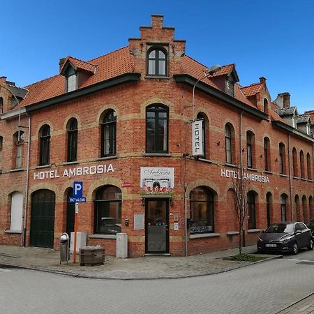 Hotel Ambrosia Ипер Екстериор снимка