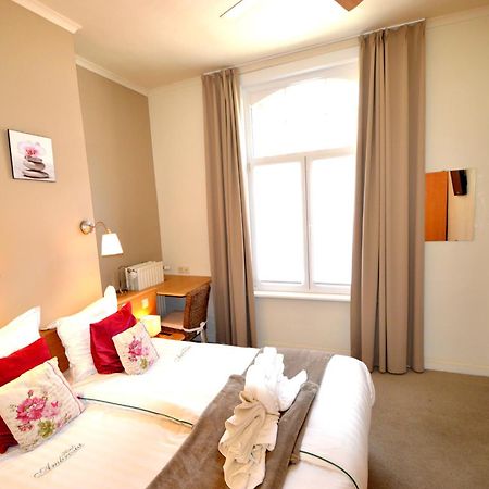 Hotel Ambrosia Ипер Екстериор снимка