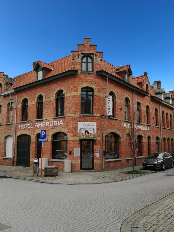 Hotel Ambrosia Ипер Екстериор снимка