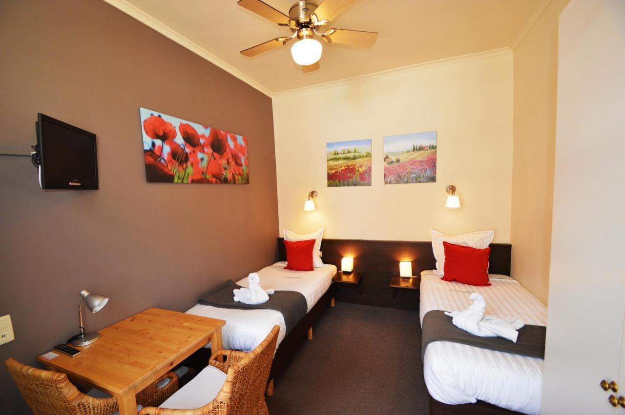 Hotel Ambrosia Ипер Екстериор снимка