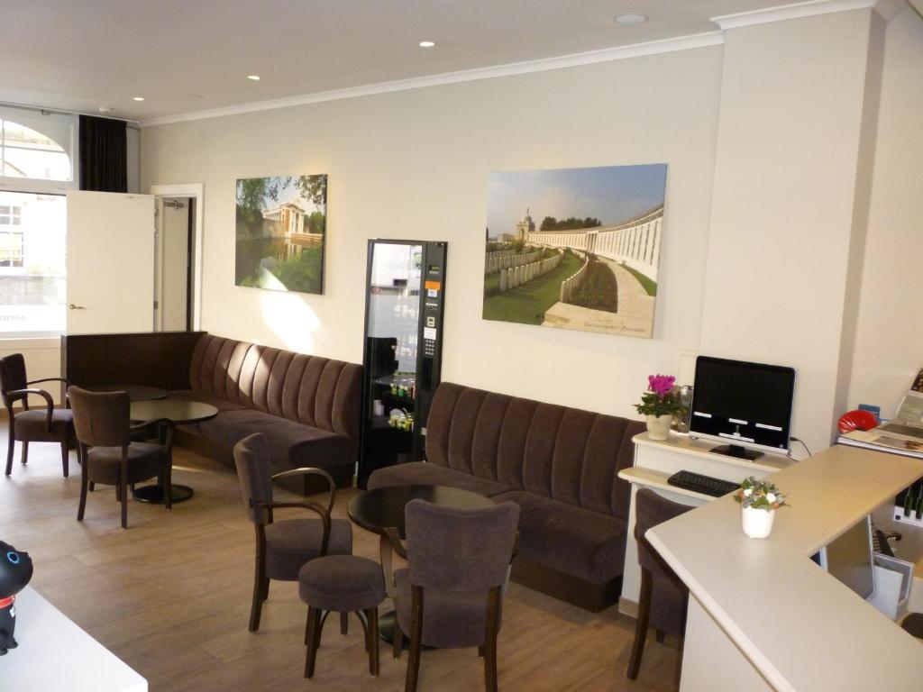 Hotel Ambrosia Ипер Екстериор снимка